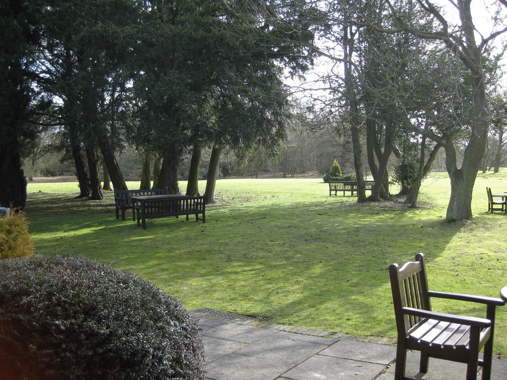 Denham Grove Hotel Buitenkant foto